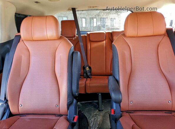 KNDNE5H30N6189286 2022 KIA CARNIVAL Silver Rear seats view