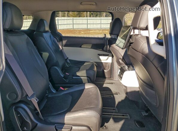KNDNE5H36N6102409 2022 KIA CARNIVAL Gray 
