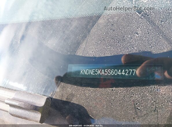 KNDNE5KA5S6044277 2025 KIA CARNIVAL MPV HYBRID Silver Widok komory silnika