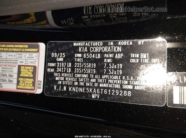 KNDNE5KA6T6129288 2026 KIA CARNIVAL MPV HYBRID Black Vista del compartimento del motor