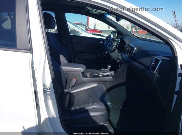 KNDP63AC1N7015936 2022 KIA SPORTAGE White Սալոնի դիմացի տեսք