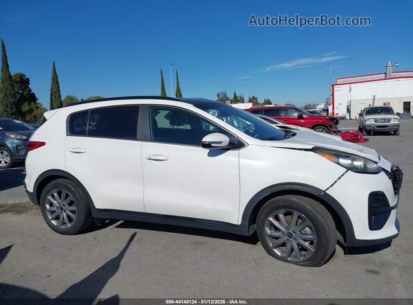 KNDP63AC1N7015936 2022 KIA SPORTAGE White Սալոնի հետևի տեսք