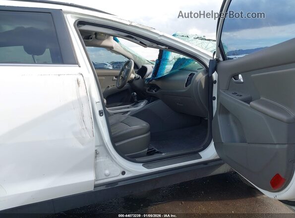 KNDPC3AC3G7874649 2016 KIA SPORTAGE White Vista interior delantera