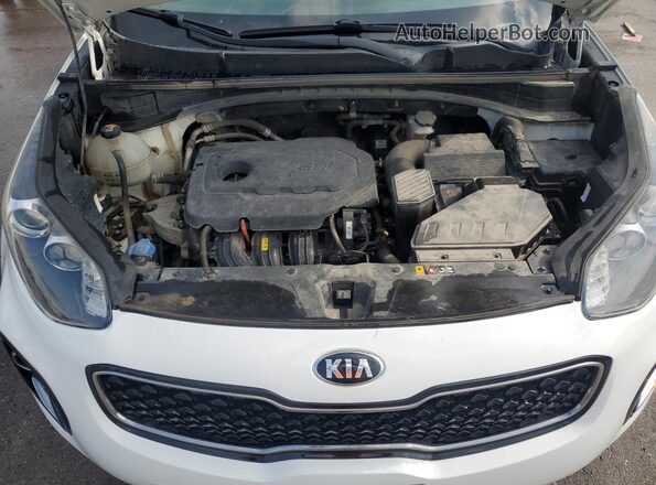 KNDPMCAC1J7433056 2018 KIA SPORTAGE White Vista del compartimento del motor