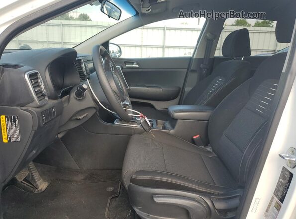KNDPMCAC1J7433056 2018 KIA SPORTAGE White Vista interior delantera