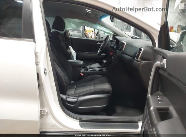 KNDPMCAC2L7777885 2020 KIA SPORTAGE White 