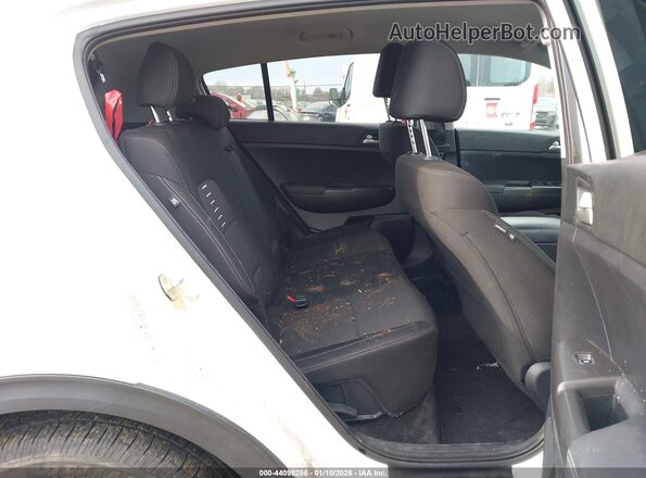 KNDPMCAC8M7917438 2021 KIA SPORTAGE White 