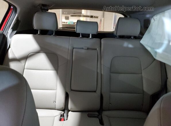 KNDPN3AC9H7167485 2017 KIA SPORTAGE Red Вид задніх сидінь