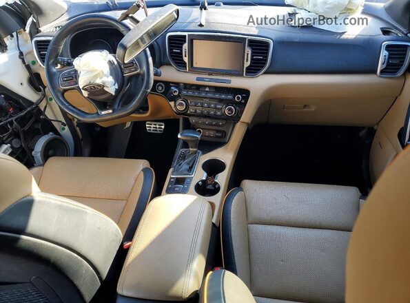 KNDPR3A63J7374474 2018 KIA SPORTAGE Белый Вид панели приборов
