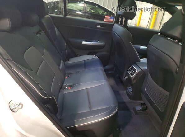 KNDPRCA6XM7919140 2021 KIA SPORTAGE White Widok wnętrza z tyłu
