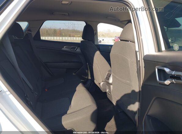 KNDPU3DG9T7303687 2026 KIA SPORTAGE HYBRID White Vista de la etiqueta del VIN