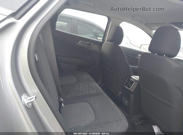 KNDPU3DG9T7307898 2026 KIA SPORTAGE HYBRID Gray VIN კოდის სტიკერის ხედი