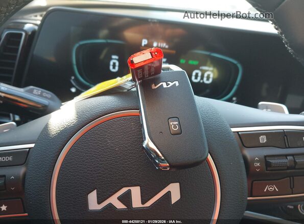 KNDPVCDG1S7258854 2025 KIA SPORTAGE HYBRID Green Vista del salpicadero