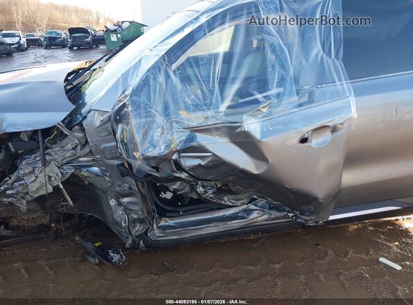 KNDRKDLG2P5208993 2023 KIA SORENTO HYBRID Silver 