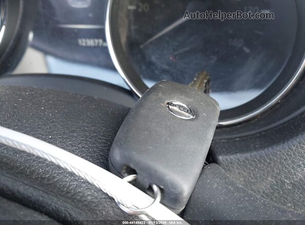 KNMAT2MT0HP513585 2017 NISSAN ROGUE Серебряный Вид панели приборов