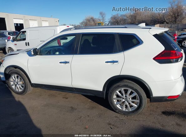 KNMAT2MV5HP549063 2017 NISSAN ROGUE White 360 interior view
