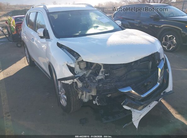 KNMAT2MV5HP549063 2017 NISSAN ROGUE White Front view