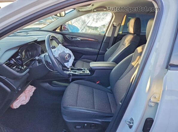 LRBAZLR47MD198848 2021 BUICK ENVISION White Вид салону спереду