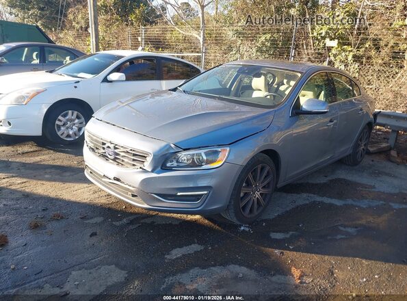 LYV402HM2HB148797 2017 VOLVO S60 INSCRIPTION Silver წინა მარცხენა ხედი სამი მეოთხედიდან