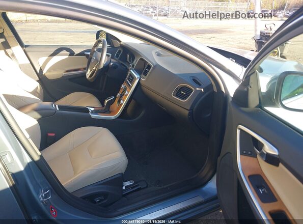 LYV402HM2HB148797 2017 VOLVO S60 INSCRIPTION Silver წინა სალონის ხედი