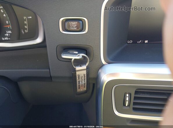 LYV402HM2HB148797 2017 VOLVO S60 INSCRIPTION Silver წინა პანელის ხედი
