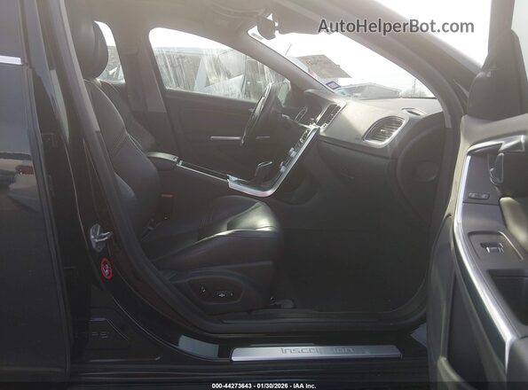 LYV402HM2JB178338 2018 VOLVO S60 INSCRIPTION Black Вид салону спереду