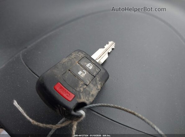 ML32FUFJ5PHF04978 2023 MITSUBISHI MIRAGE G4 White Vista del salpicadero