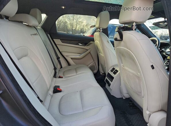 SADCJ2EX6NA698776 2022 JAGUAR F-PACE Black Вид задньої частини салону