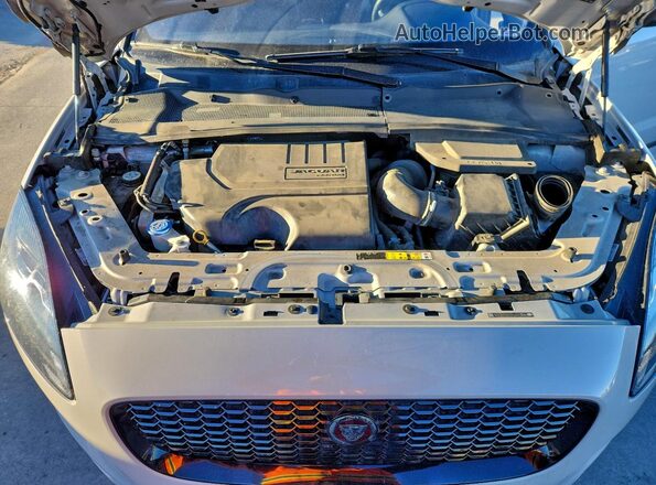 SADFJ2FX4K1Z69003 2019 JAGUAR E-PACE Beige Vista del compartimento del motor