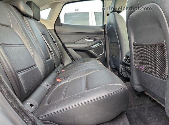 SADFJ2FX8J1Z05044 2018 JAGUAR E-PACE Silver Widok wnętrza z tyłu