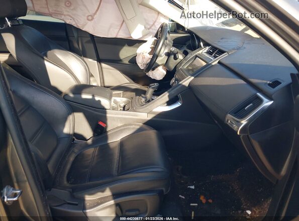 SADFJ2FXXK1Z42761 2019 JAGUAR E-PACE Серый Вид салона спереди