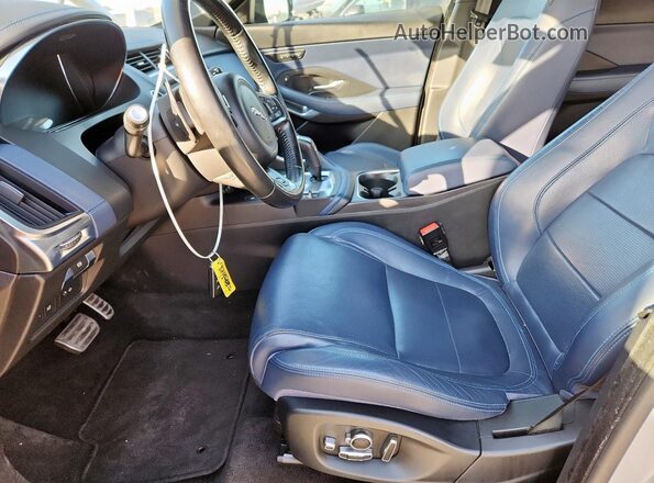 SADFM2GX2K1Z34479 2019 JAGUAR E-PACE Silver Front interior view