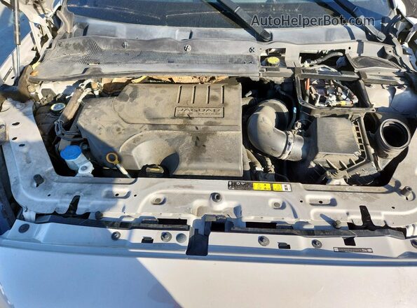 SADFM2GX2K1Z34479 2019 JAGUAR E-PACE Silver Engine compartment view