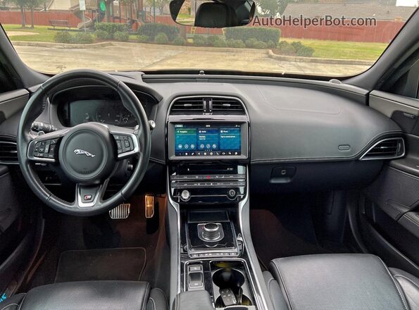 SAJAG4FV7KCP48855 2019 JAGUAR XF Gray Instrument cluster view