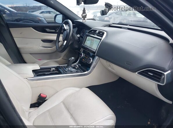 SAJAJ4FXXLCP63628 2020 JAGUAR XF Black 