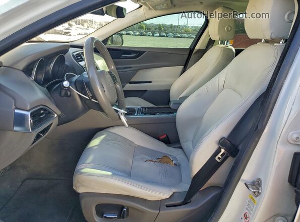 SAJAR4FX1KCP49673 2019 JAGUAR XF White წინა სალონის ხედი