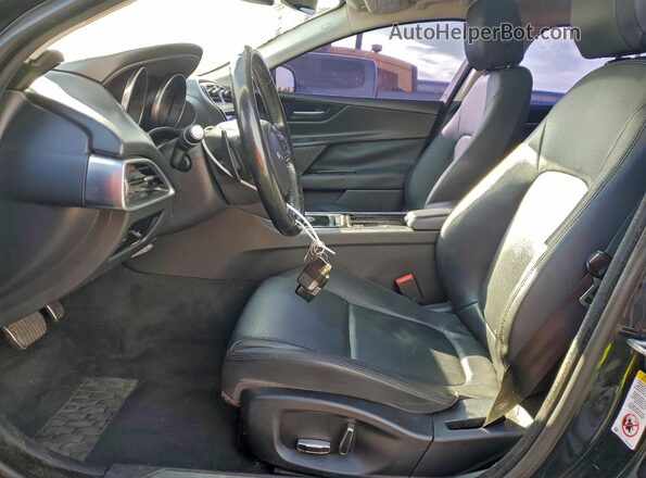 SAJAR4FX3KCP48394 2019 JAGUAR XF Черный Вид салона спереди