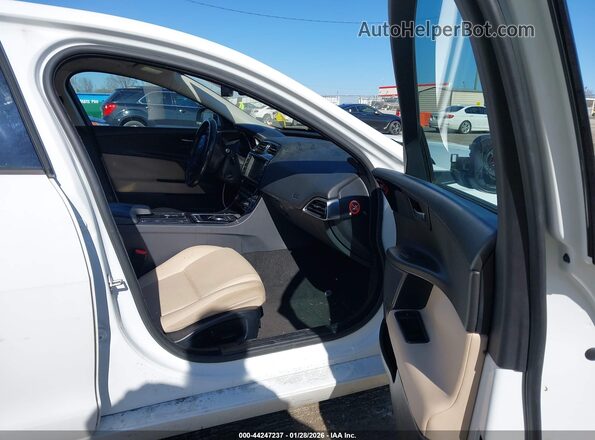 SAJAR4FX7JCP26946 2018 JAGUAR XF White Սալոնի դիմացի տեսք