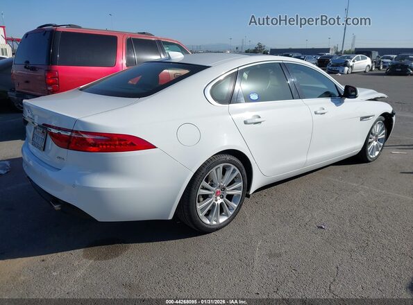 SAJBE4FX4JCY57123 2018 JAGUAR XF Белый Задняя правая четверть