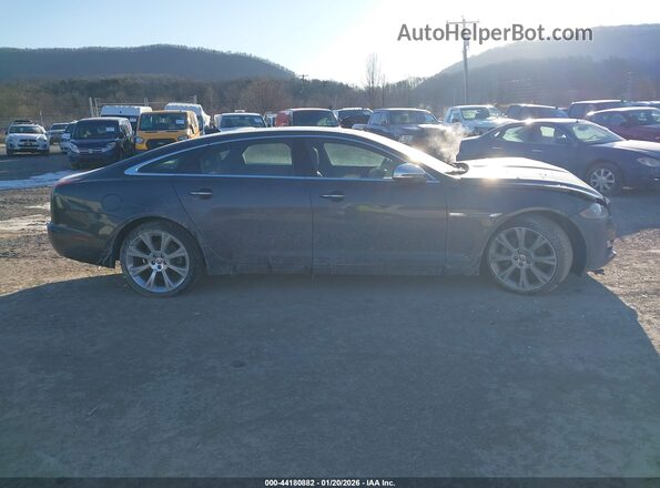 SAJWJ2GD0K8W21031 2019 JAGUAR XJ Gray Rear interior view