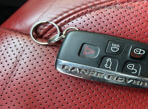 SALGV2FE8HA325055 2017 LAND ROVER RANGE ROVER Белый Вид панели приборов