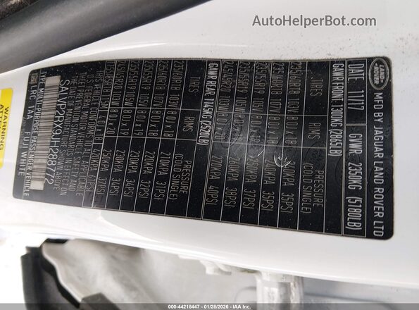 SALVP2RX9JH288772 2018 LAND ROVER RANGE ROVER EVOQUE White Vista del compartimento del motor