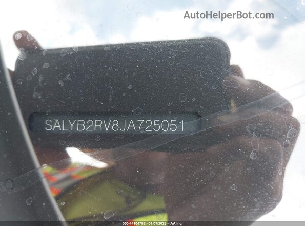 SALYB2RV8JA725051 2018 LAND ROVER RANGE ROVER VELAR White Vista del compartimento del motor