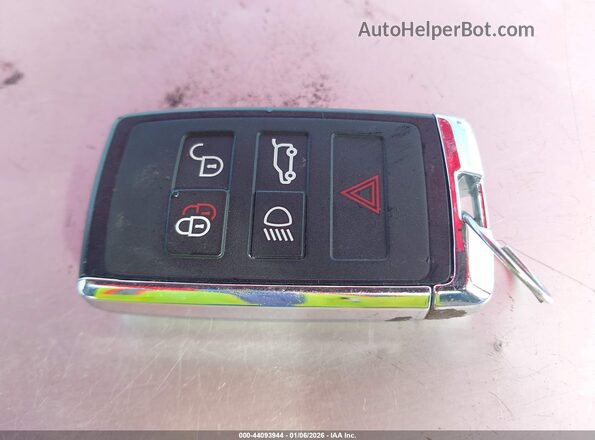 SALYL2EX1SA810724 2025 LAND ROVER RANGE ROVER VELAR Белый Вид панели приборов