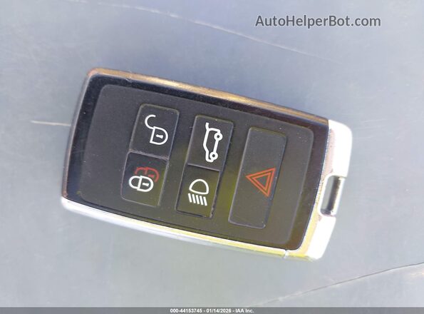 SALZJ2FX7MH122942 2021 LAND ROVER RANGE ROVER EVOQUE White Widok deski rozdzielczej