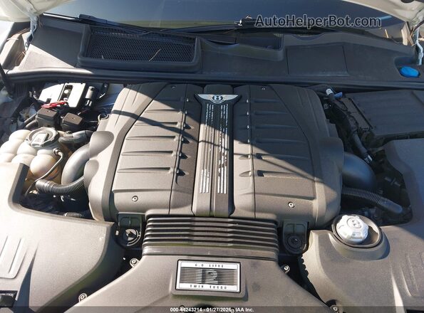 SJAAC2ZV2HC015262 2017 BENTLEY BENTAYGA Белый Вид сзади