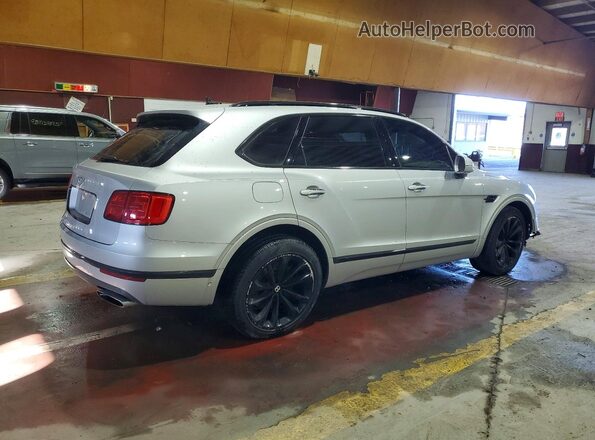 SJAAC2ZV6JC017487 2018 BENTLEY BENTAYGA Silver უკანა მარჯვენა