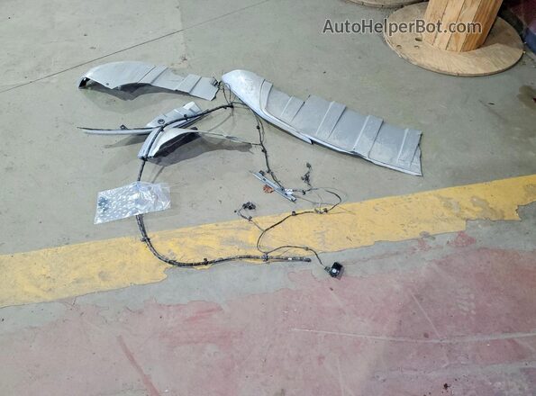 SJAAC2ZV6JC017487 2018 BENTLEY BENTAYGA Silver VIN კოდის სტიკერის ხედი