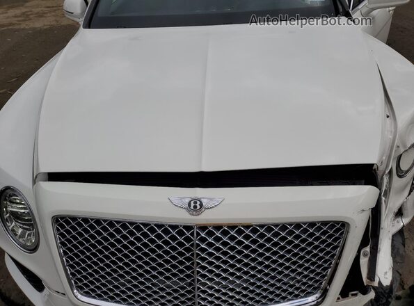 SJAAC2ZV8JC019774 2018 BENTLEY BENTAYGA White Engine compartment view