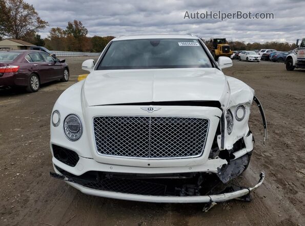 SJAAC2ZV8JC019774 2018 BENTLEY BENTAYGA White Front view